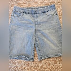 Chico's 2.5 Slim Jean Shorts
